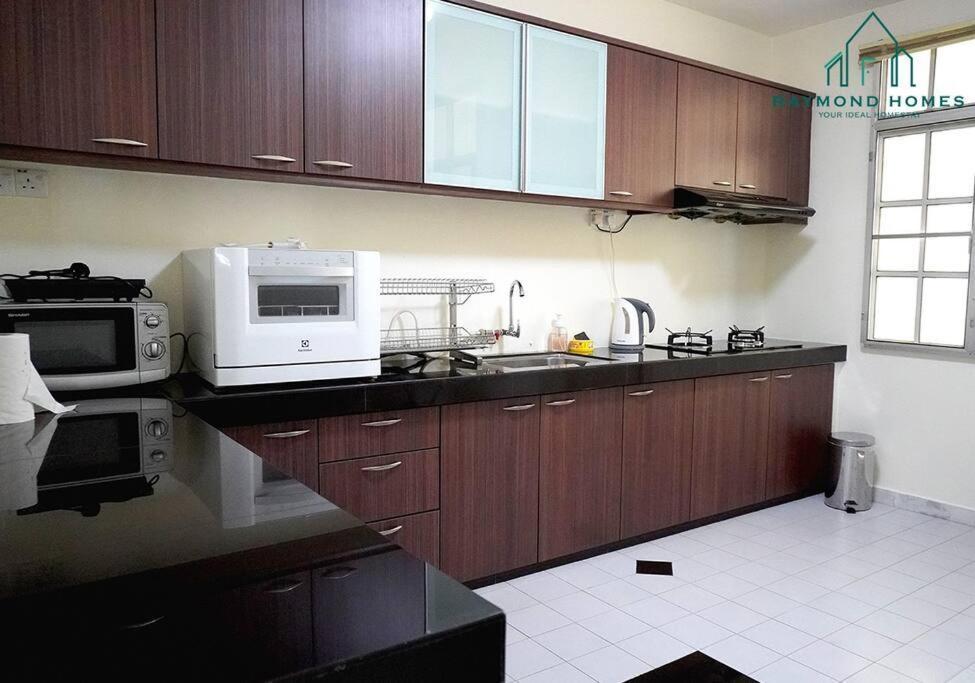 Apartamento 99 Kelawei George Town Exterior foto