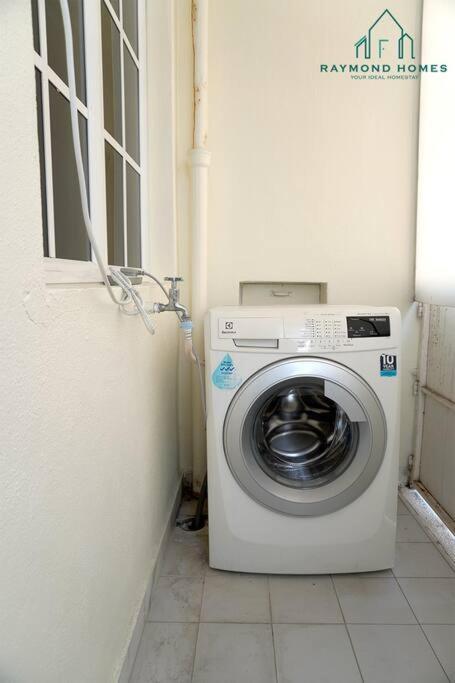 Apartamento 99 Kelawei George Town Exterior foto