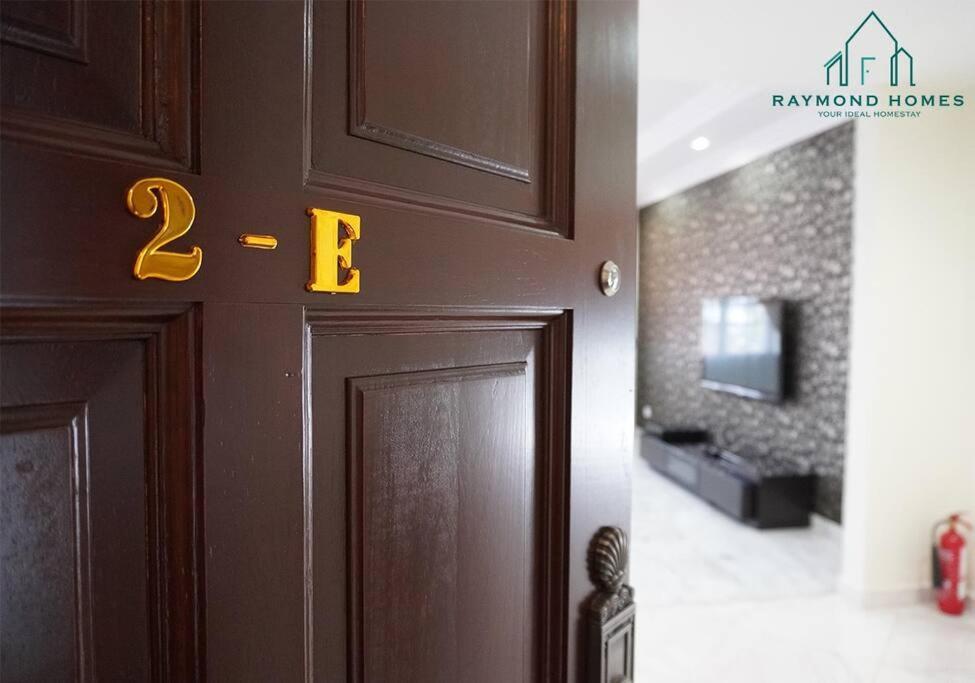 Apartamento 99 Kelawei George Town Exterior foto